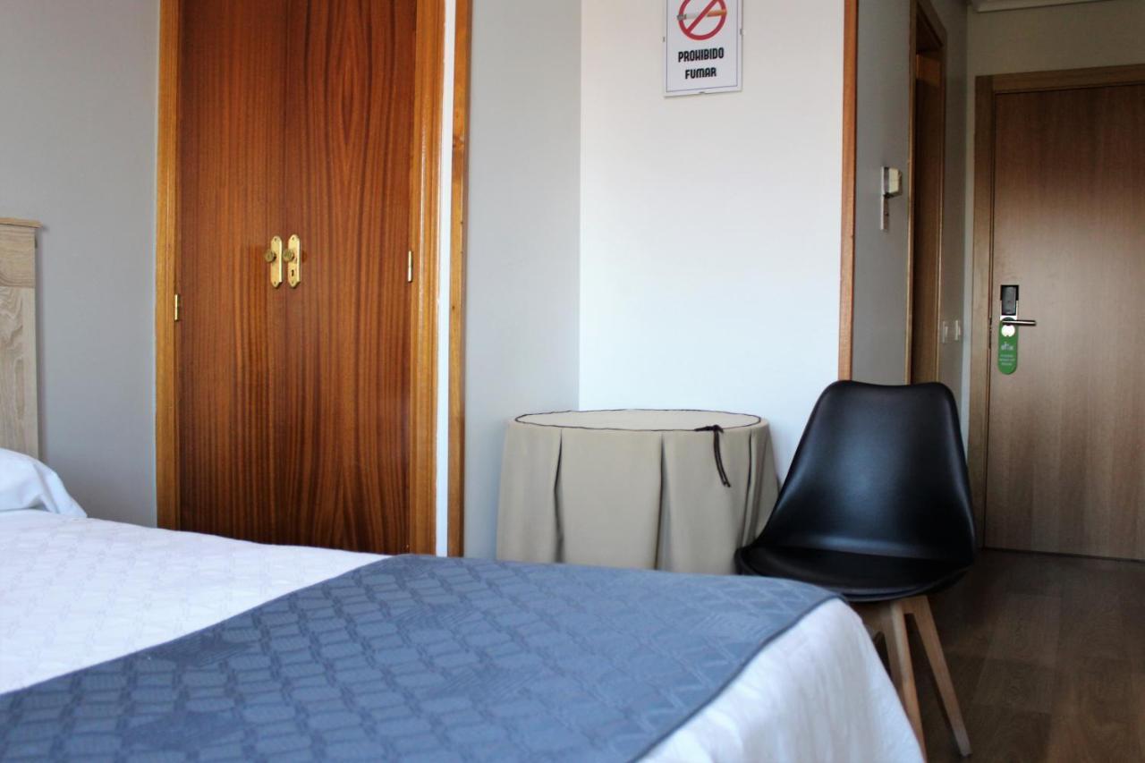 Hostal Madrid Toledo Exterior photo