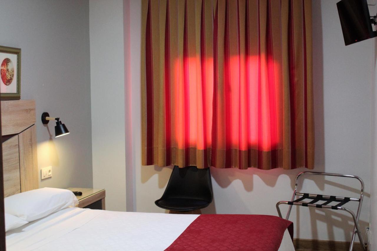 Hostal Madrid Toledo Exterior photo