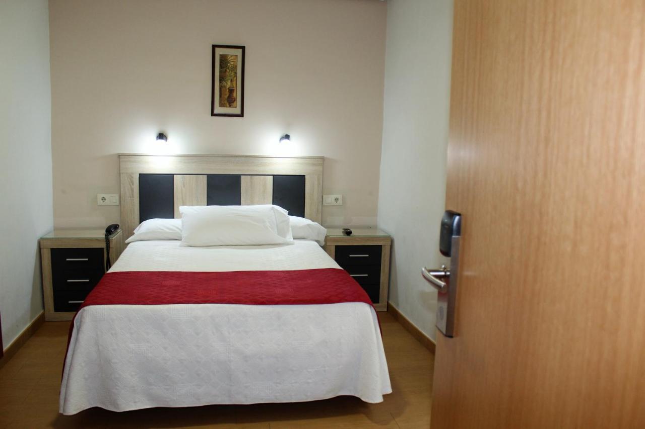 Hostal Madrid Toledo Exterior photo